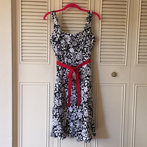 Graphic Dress - Picture 1 of 4